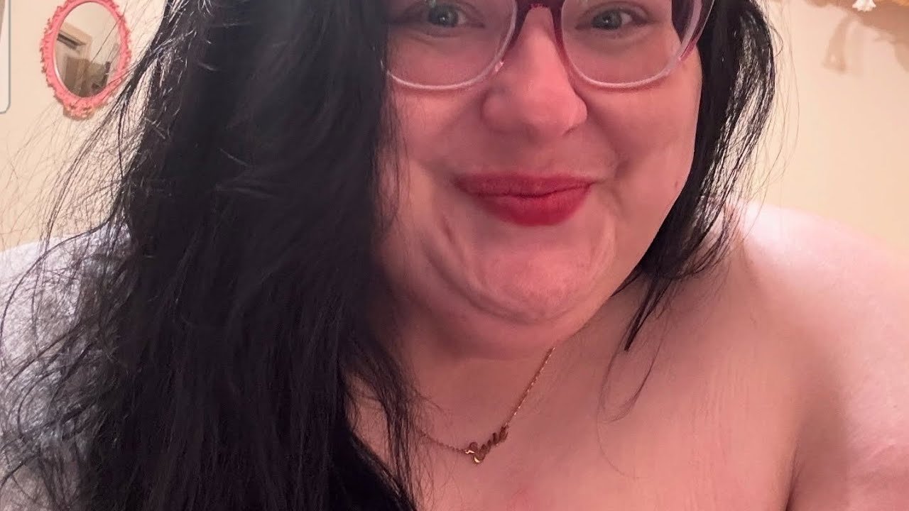 Evie 🌼🌸: A BBW Video By Biography Genius