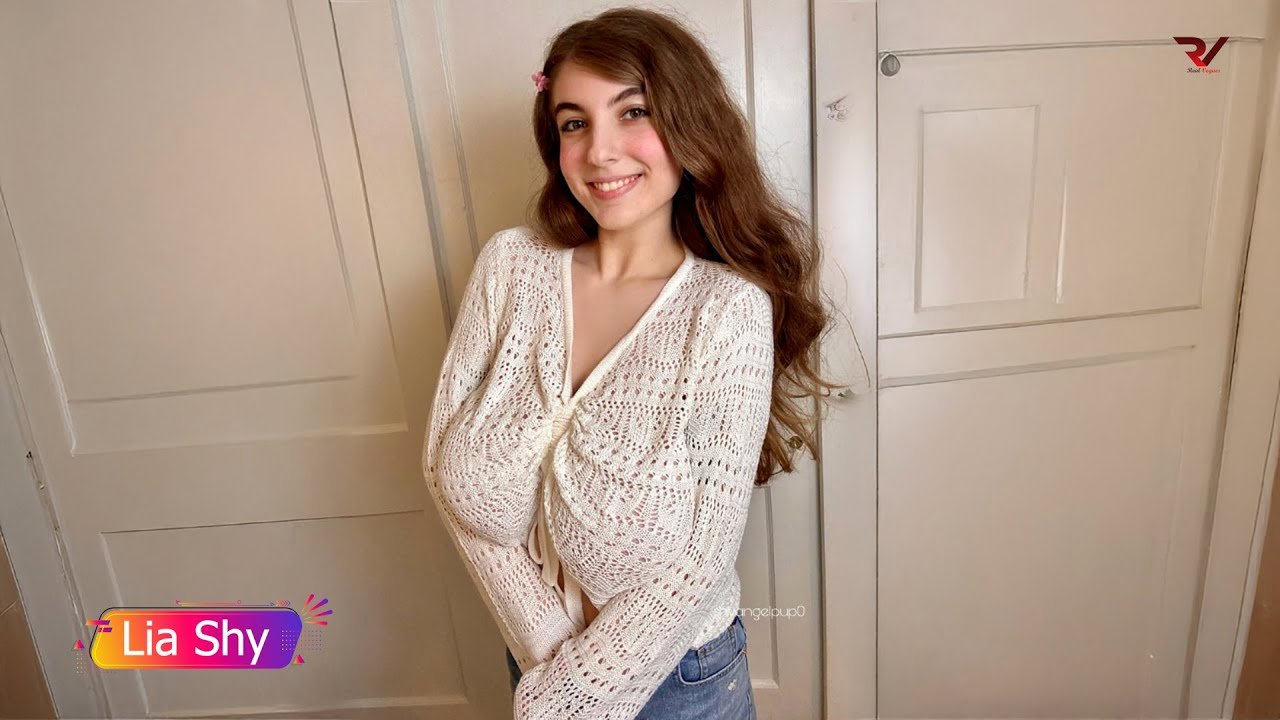 Meet Lovely Lia Shy: An Inspiring SSBBW Curvy Model on Real Vogues